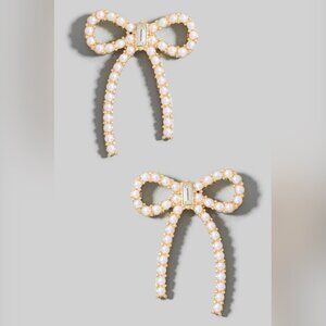 1 LEFT!! TERI PEARL BOW EARRINGS